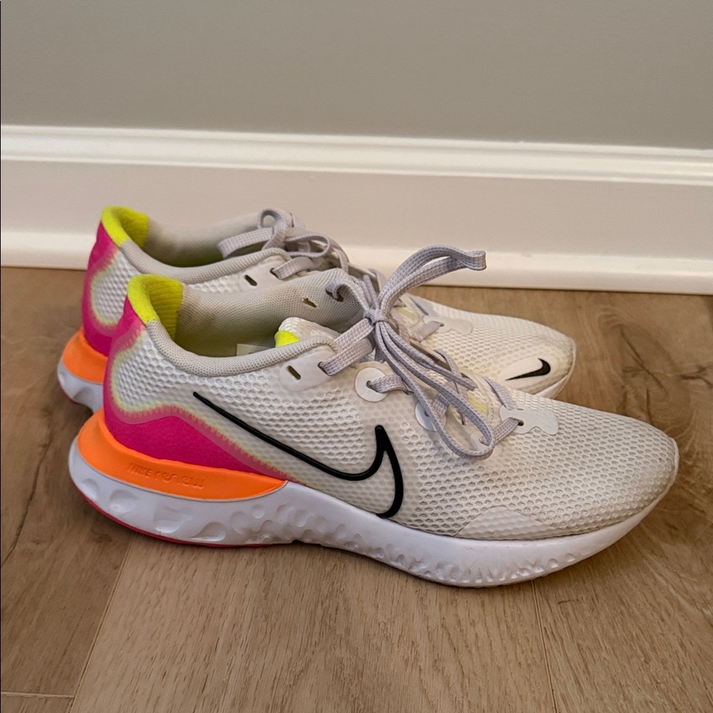 Women’s Nike Renew
